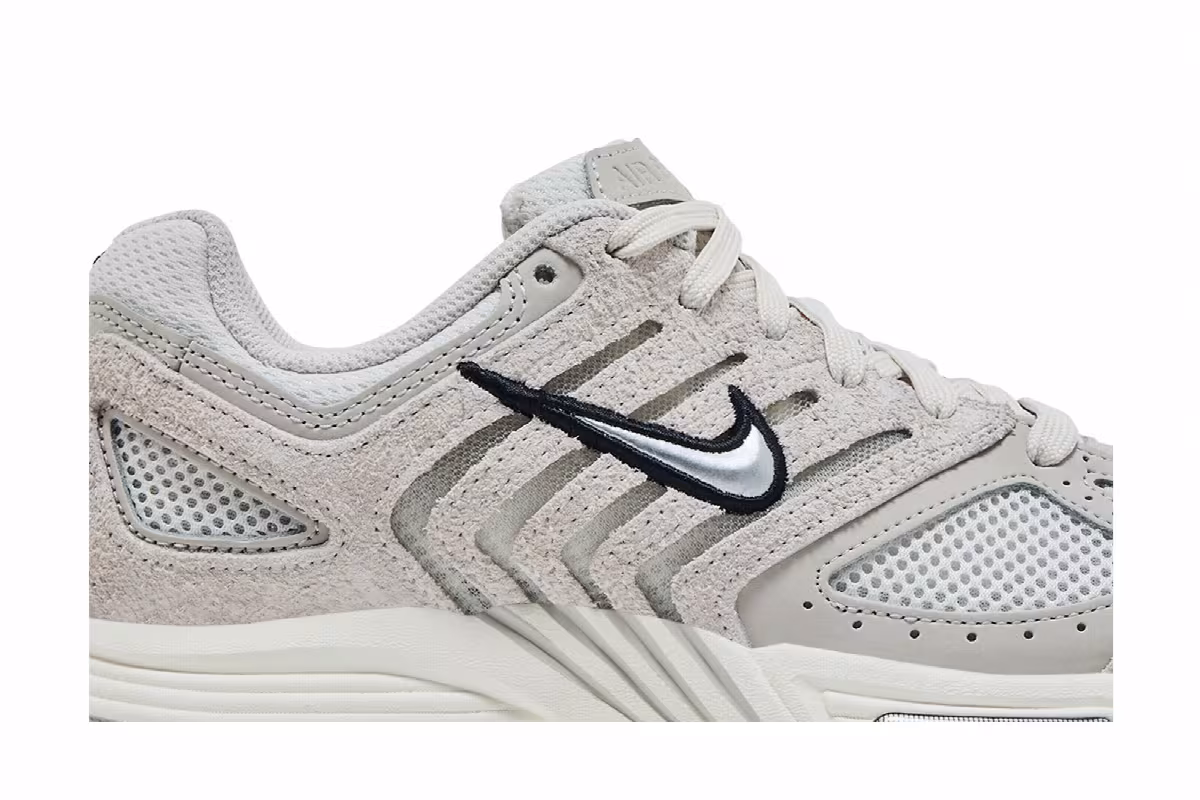 Nike Women's Air Pegasus 2K5 Phantom Light Bone, view 3