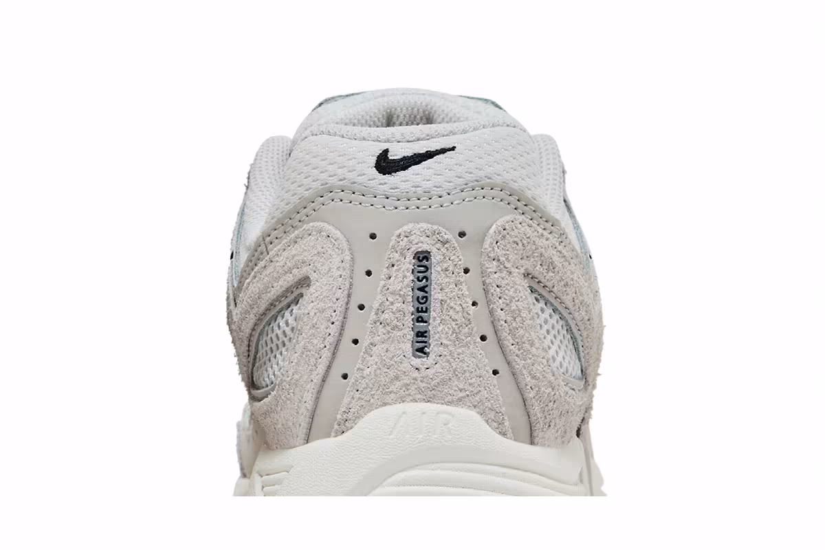 Nike Women's Air Pegasus 2K5 Phantom Light Bone, view 8