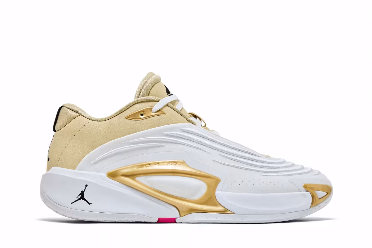 Air Jordan Luka 3 SE El Matador, view 2