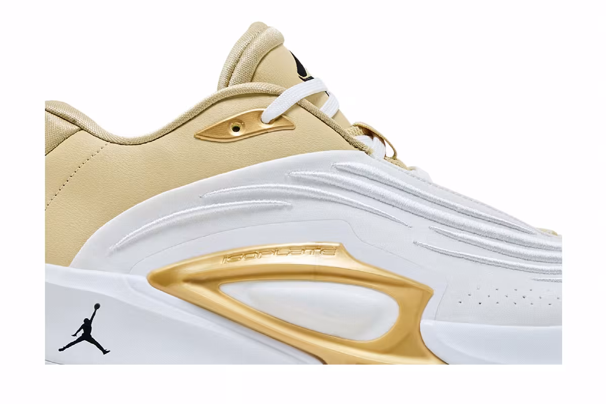 Air Jordan Luka 3 SE El Matador, view 3