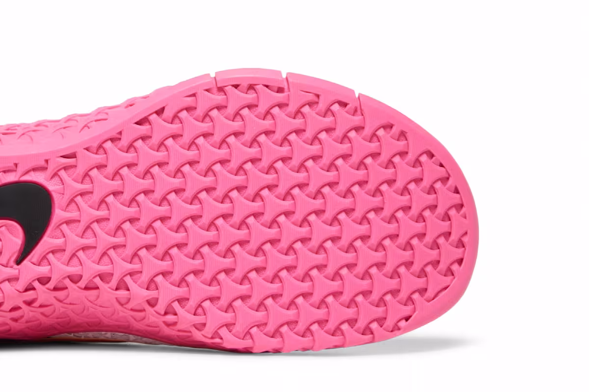 Nike Women's Metcon 4 XD White Fuchsia, view 6