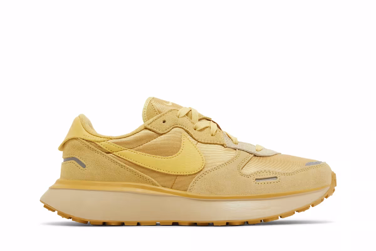 Nike Women's Phoenix Waffle Wheat Gold, view 2