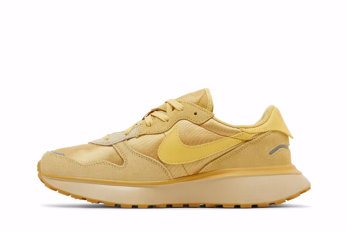 Nike Women's Phoenix Waffle Wheat Gold, view 4