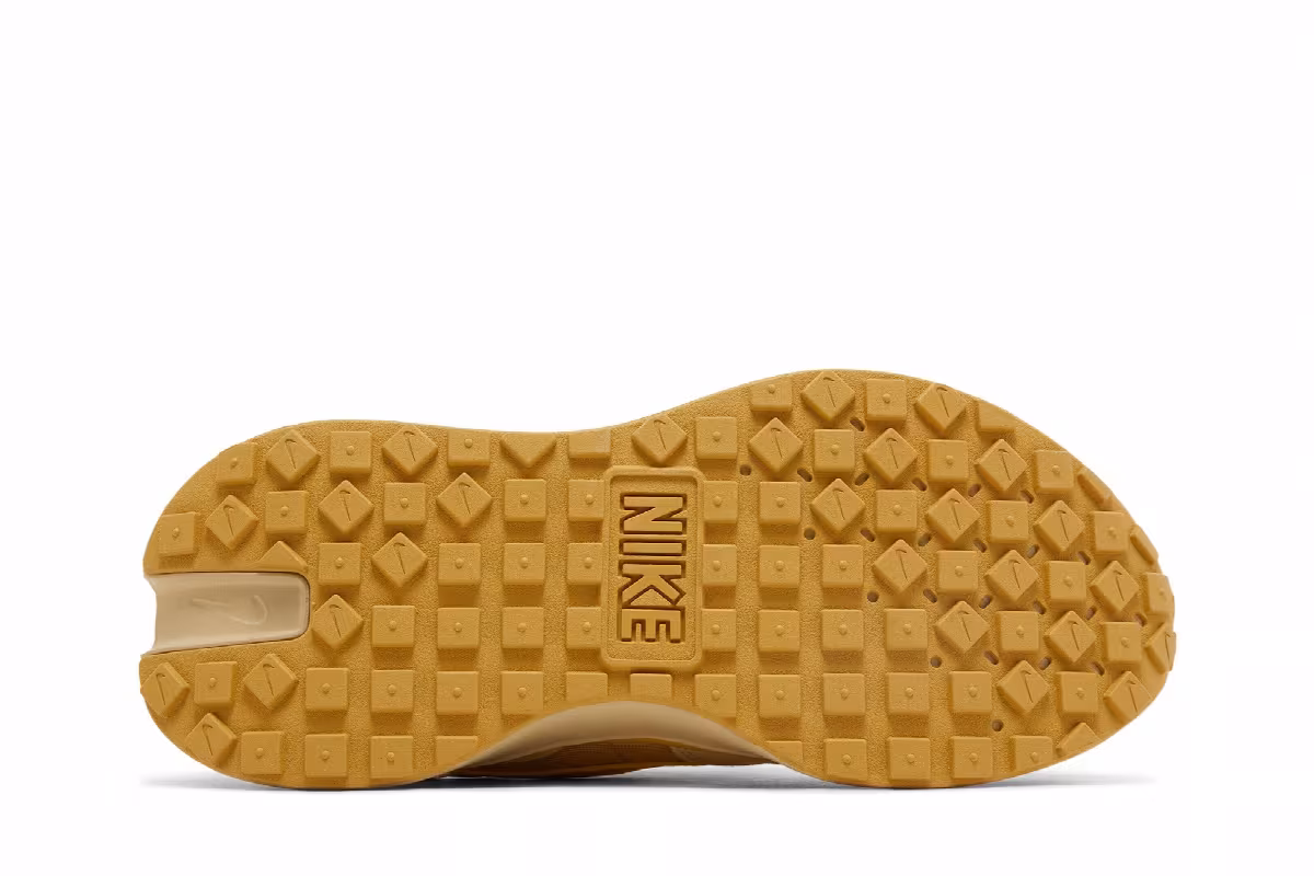 Nike Women's Phoenix Waffle Wheat Gold, view 5