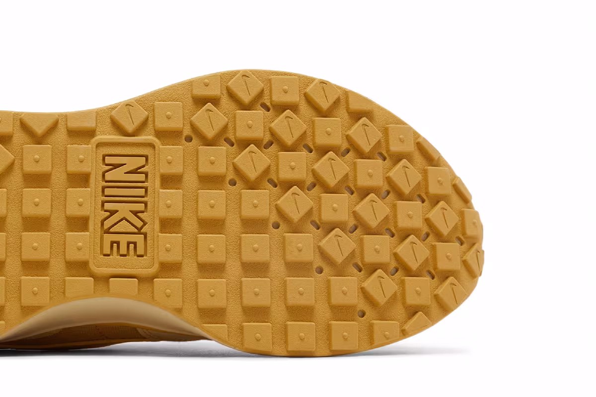 Nike Women's Phoenix Waffle Wheat Gold, view 6