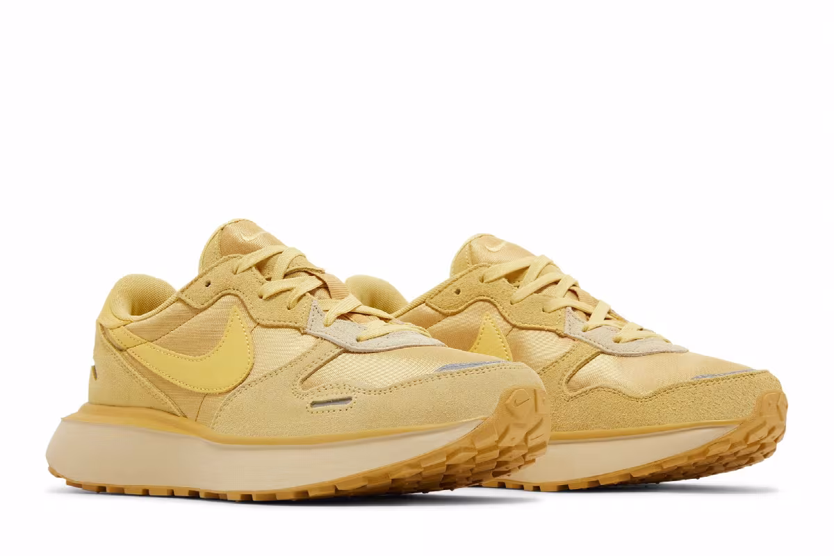 Nike Women's Phoenix Waffle Wheat Gold, view 9