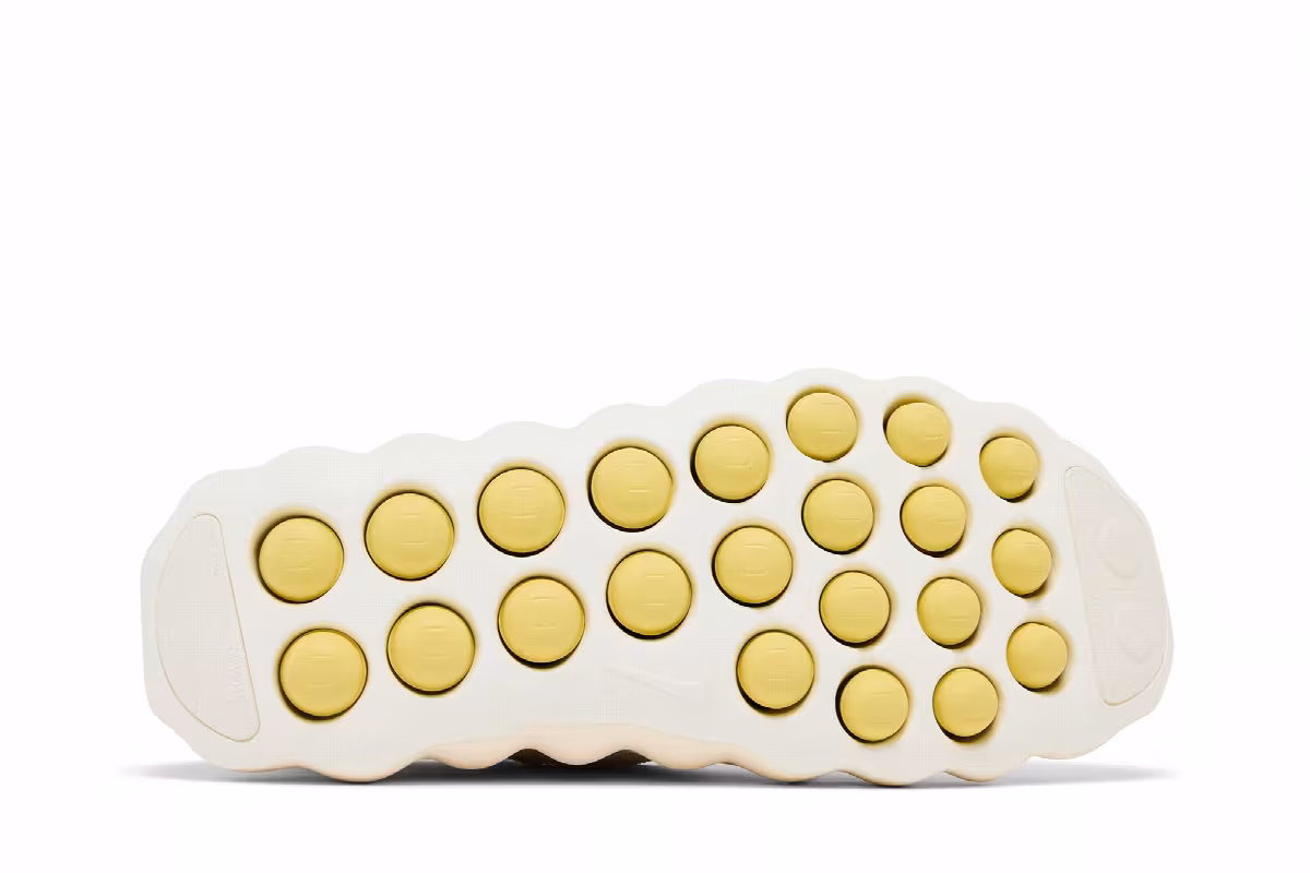 Nike Mind 002 Flyknit Light Bone Saturn Gold, view 5