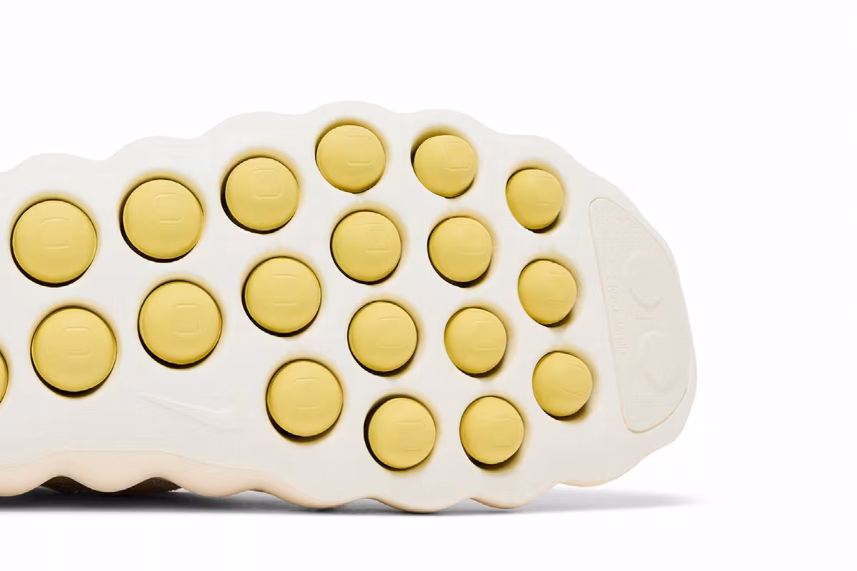 Nike Mind 002 Flyknit Light Bone Saturn Gold, view 6