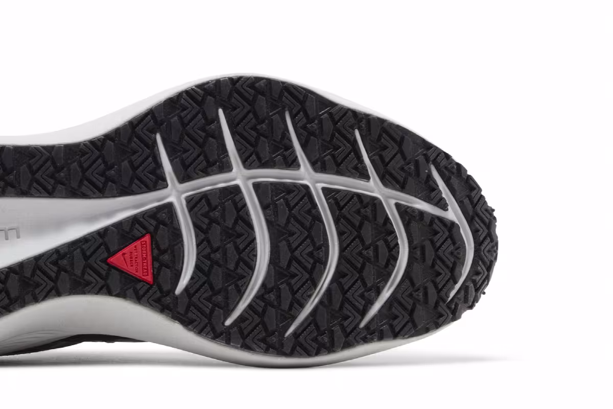 Nike Women's Winflo 7 Shield Black, view 6