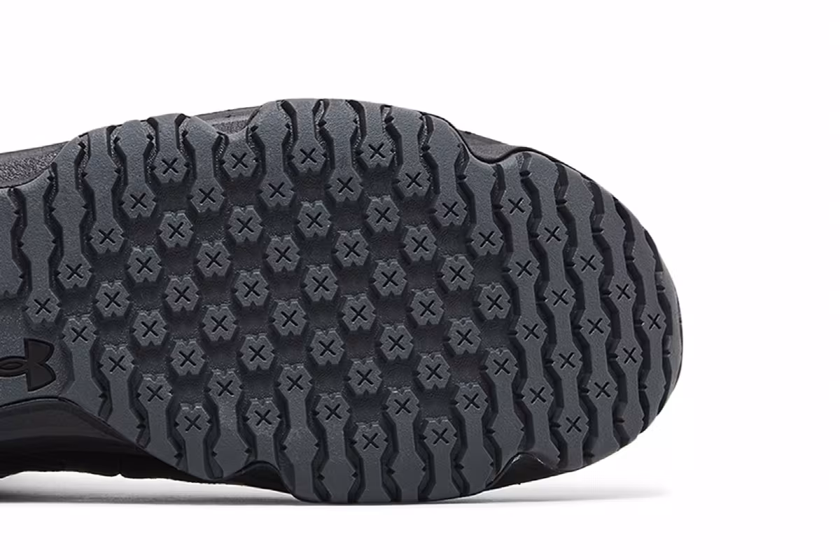 Under Armour Micro G Strikefast Mid Black Pitch Grey, view 6