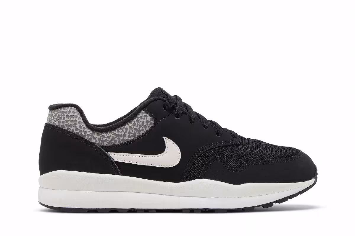 Nike Air Safari LE Black, view 2
