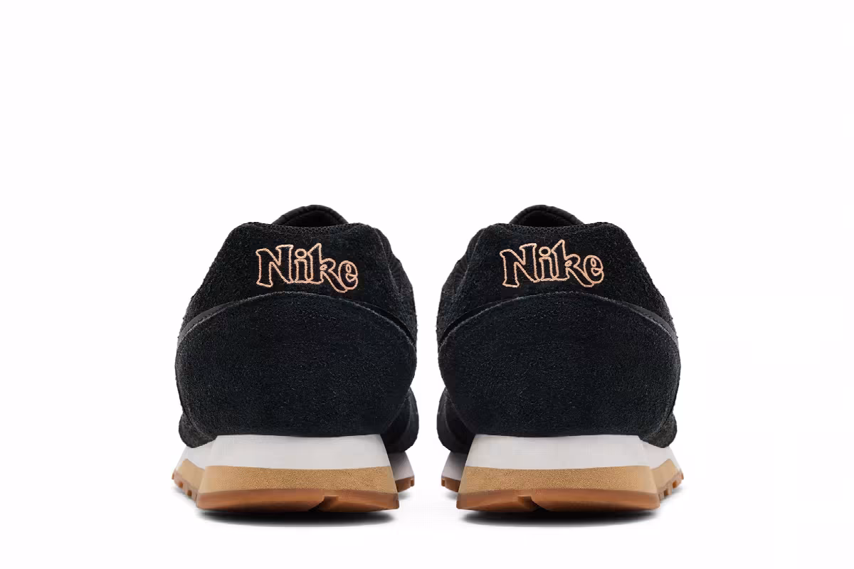 Nike Women's MD Runner 2 SE Black Gum, view 7