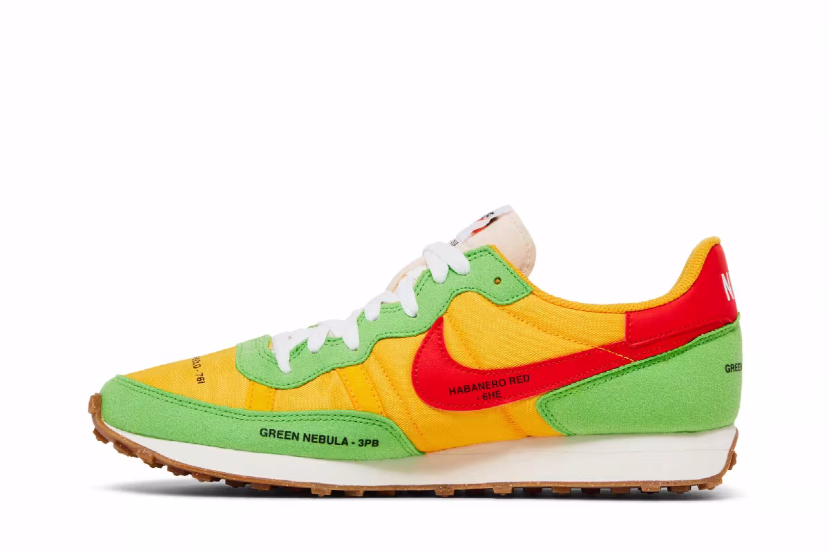 Nike Challenger OG University Gold Green Nebula, view 4