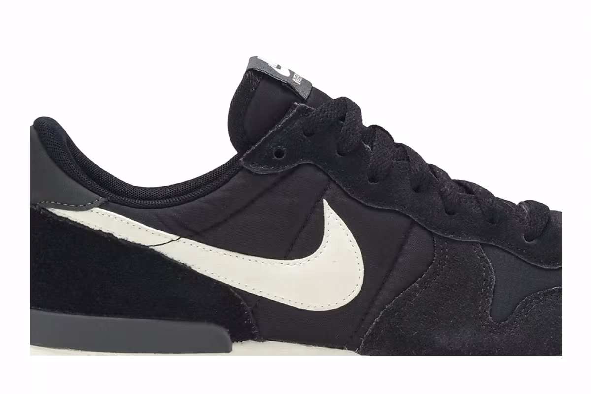 Nike Women's Internationalist Black Gum, view 3