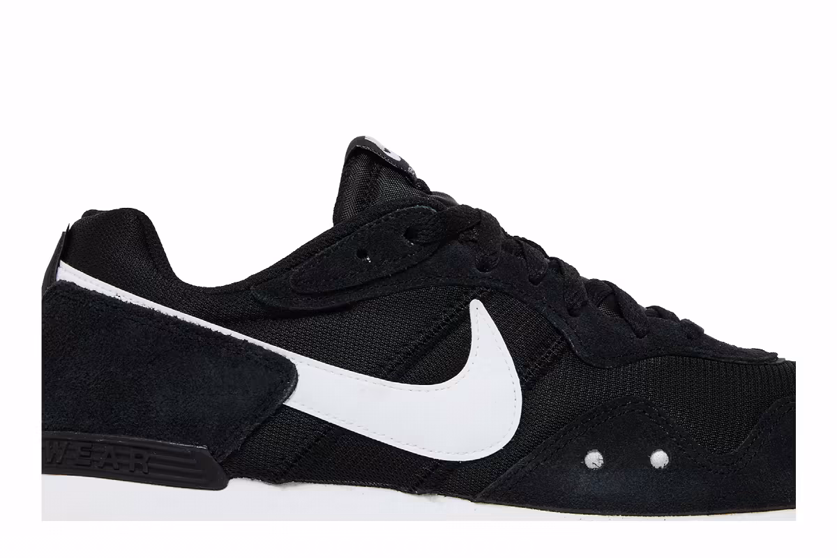 Nike Venture Runner Wide Black White, view 3