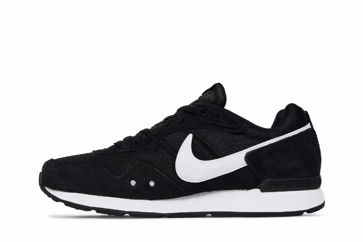 Nike Venture Runner Wide Black White, view 4