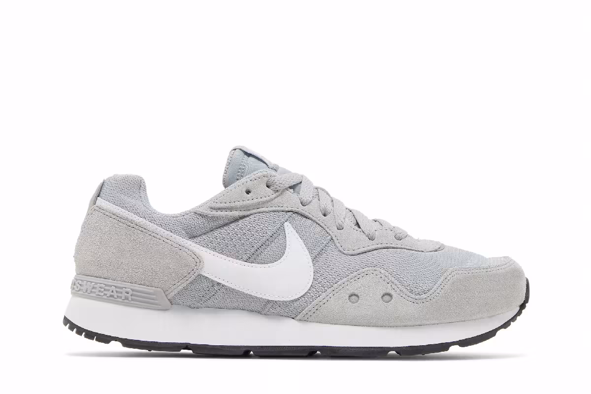Nike Venture Runner Wide Light Smoke Grey, view 2