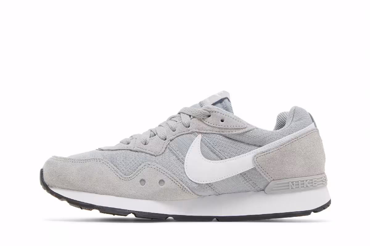 Nike Venture Runner Wide Light Smoke Grey, view 4