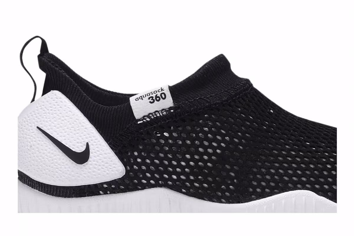 Nike Aqua Sock 360 GS Black White, view 3