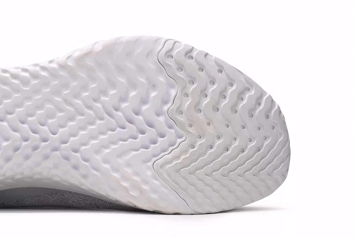 Nike Epic Phantom React Flyknit Wolf Grey, view 6