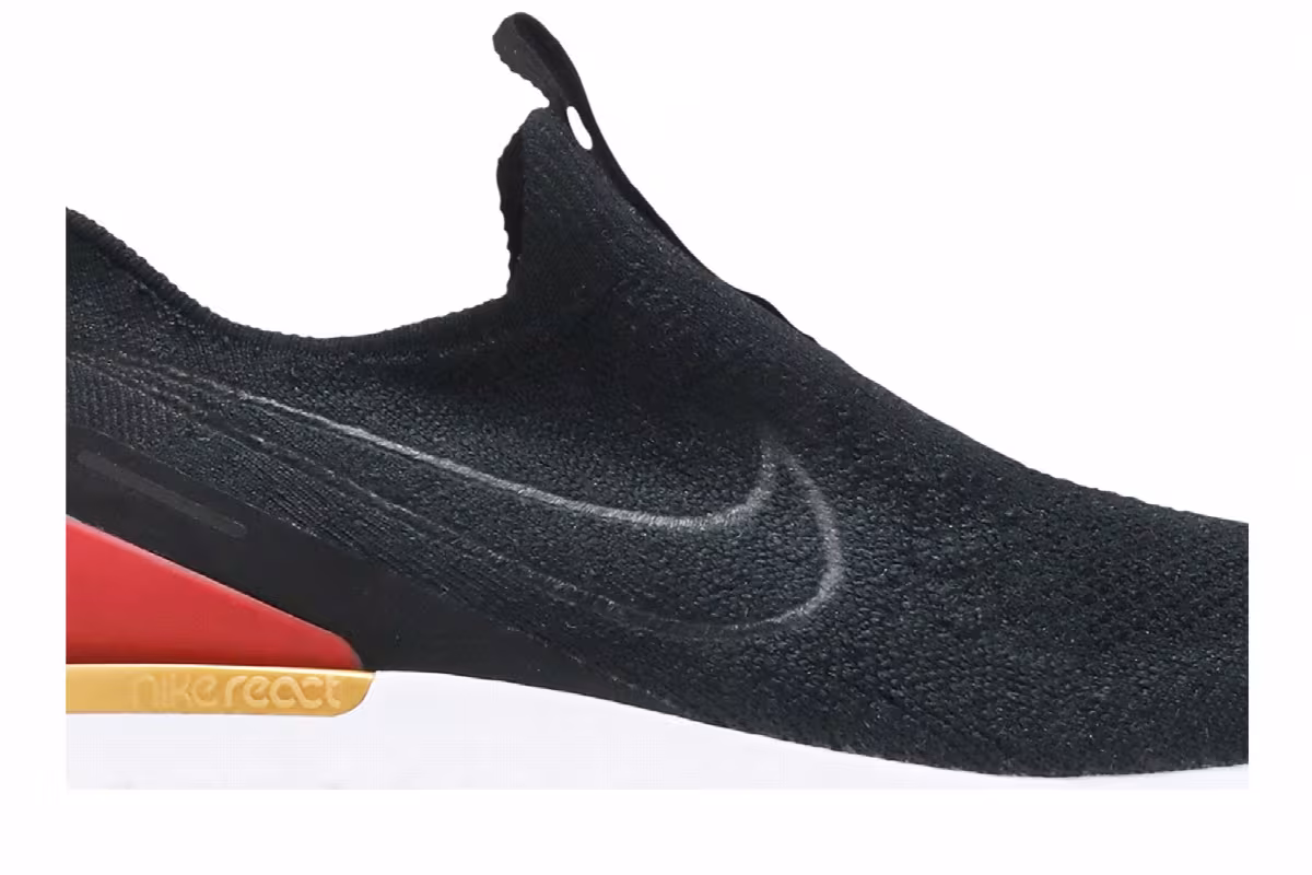 Nike Women's Epic Phantom React Flyknit Black University Red, view 3