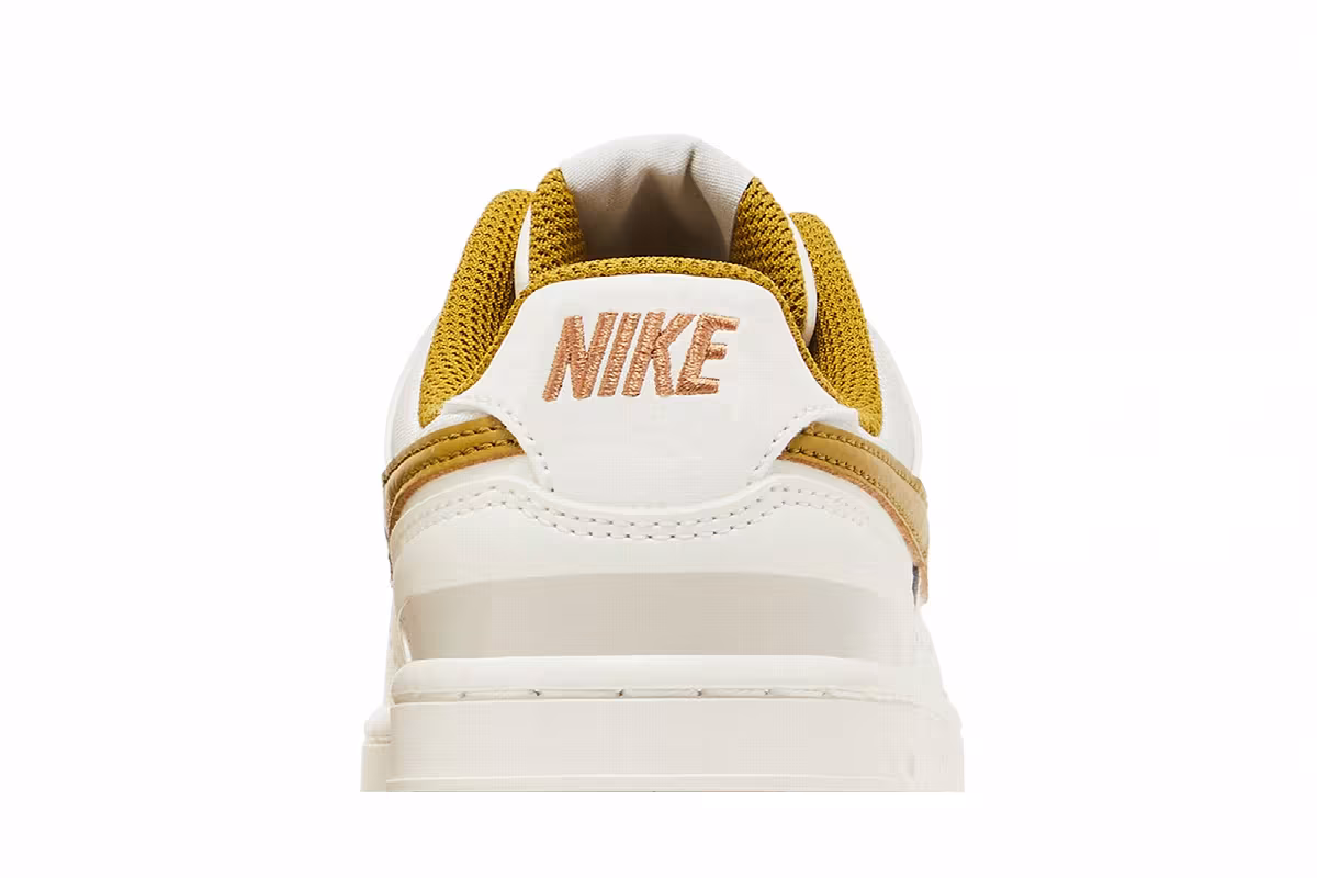 Nike Women's Gamma Force Sail Bronzine, view 8