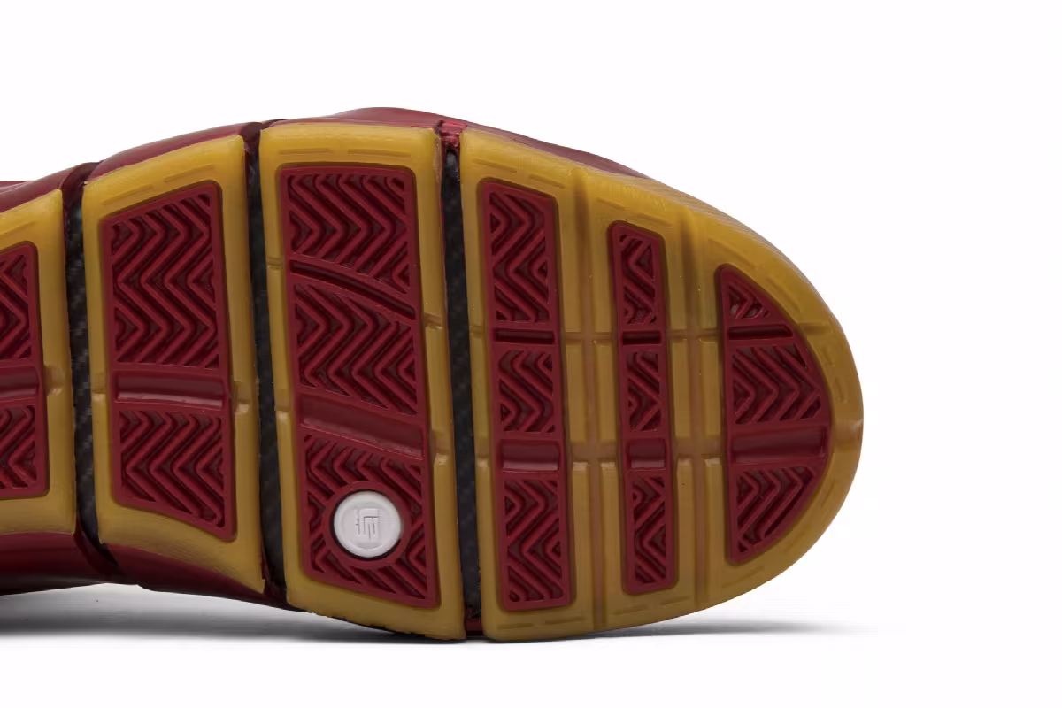 Nike Zoom LeBron 4 fairfax home, view 6