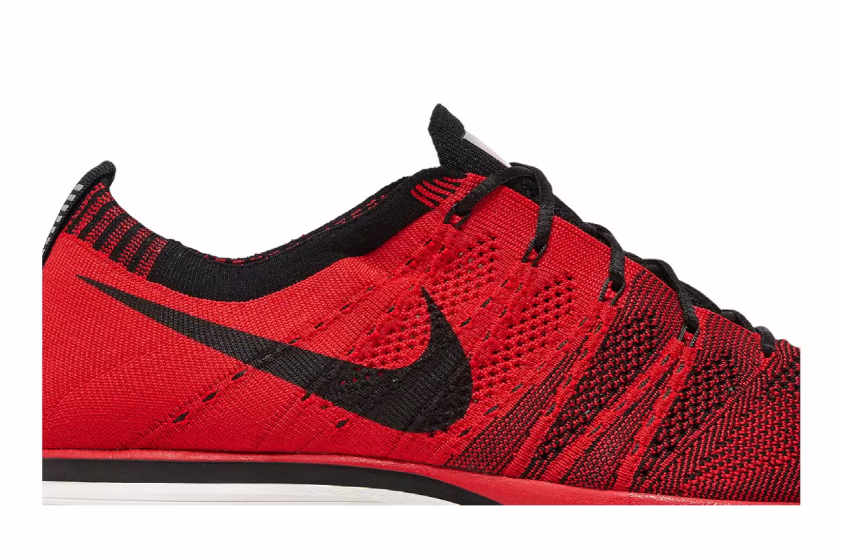 Nike Flyknit Trainer+ University Red, view 3
