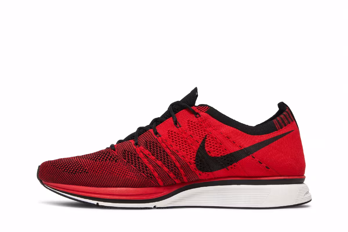 Nike Flyknit Trainer+ University Red, view 4
