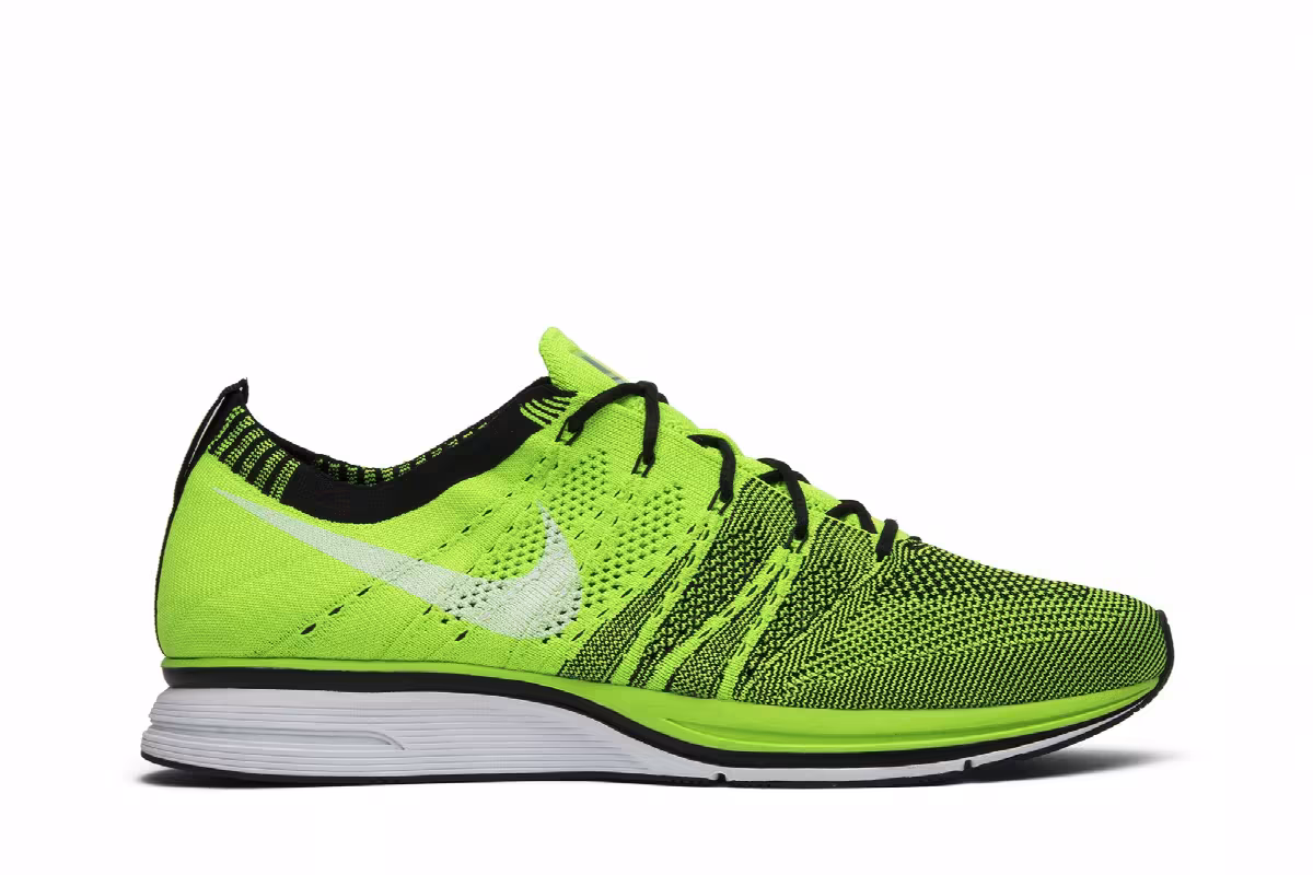 Nike Flyknit Trainer+ Electric Green, view 2