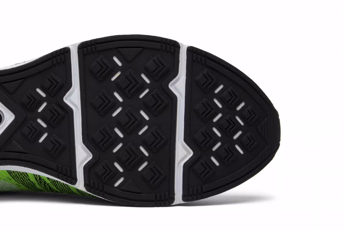 Nike Flyknit Trainer+ Electric Green, view 6
