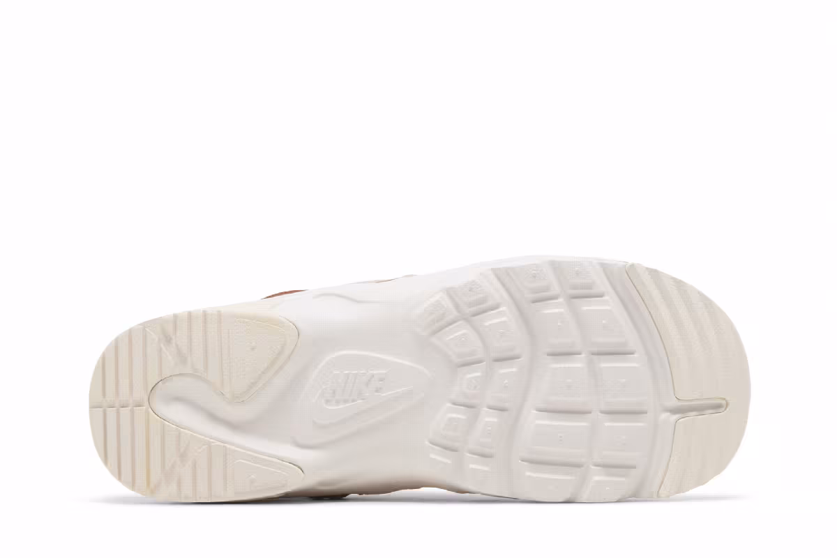 Nike Women's Canyon Sandal Metallic Red Bronze, view 5