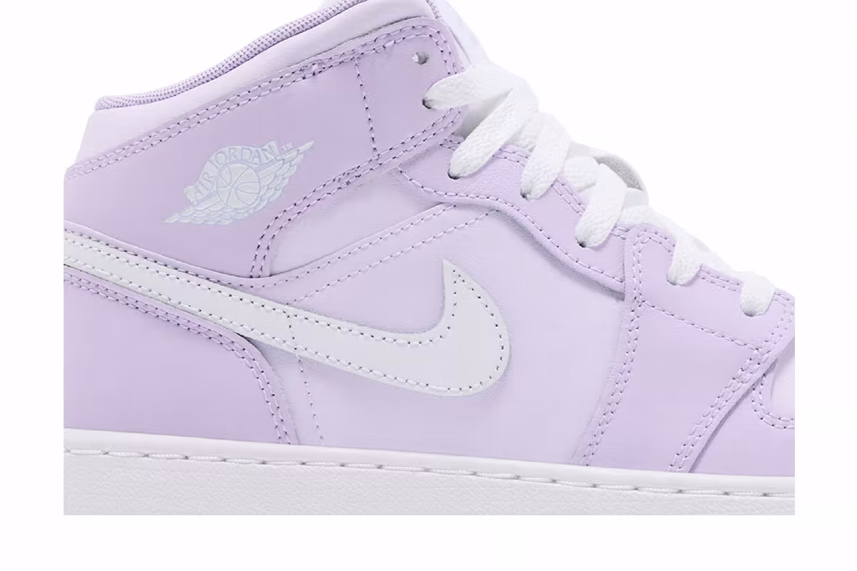 Nike Air Jordan 1 Mid GS Violet Mist Barely Grape, view 3