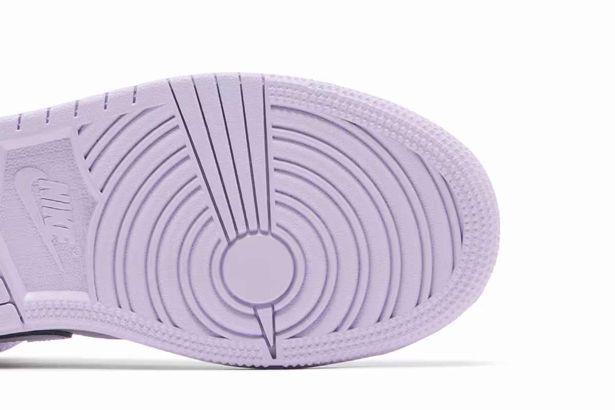 Nike Air Jordan 1 Mid GS Violet Mist Barely Grape, view 6