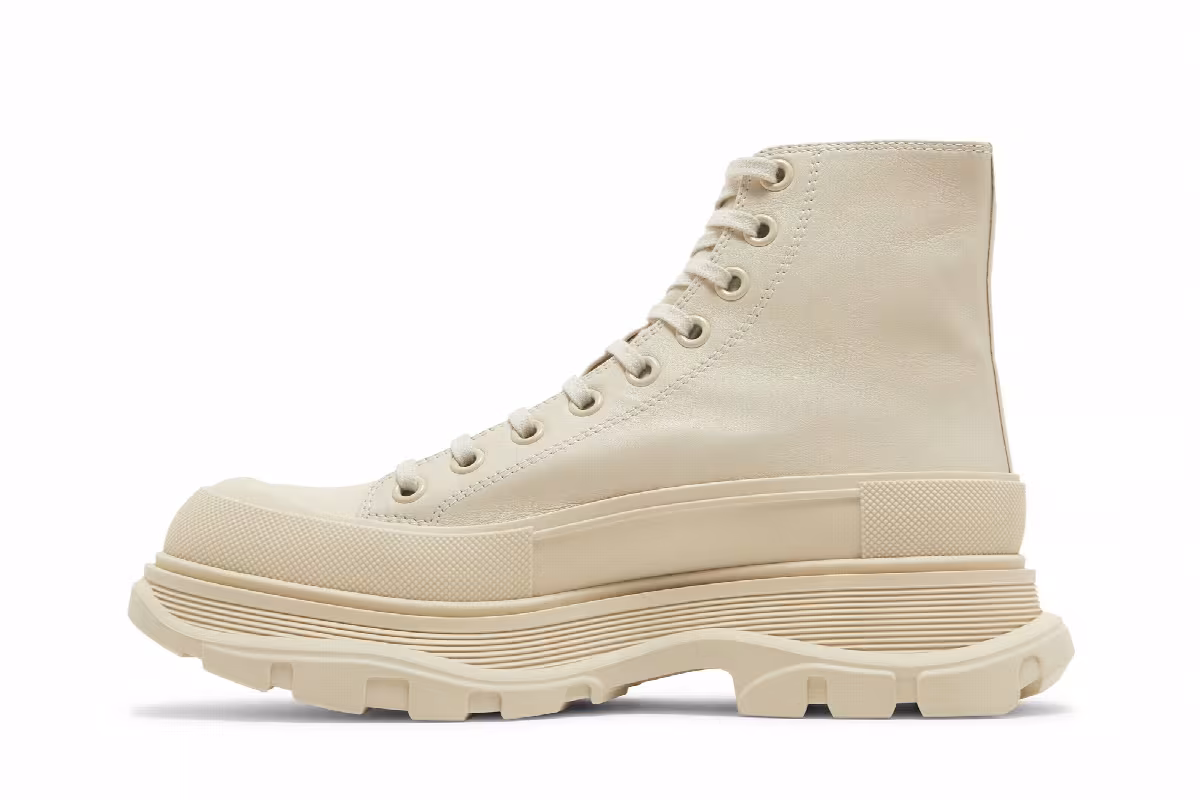 Alexander McQueen Tread Slick Boot Beige Leather, view 4