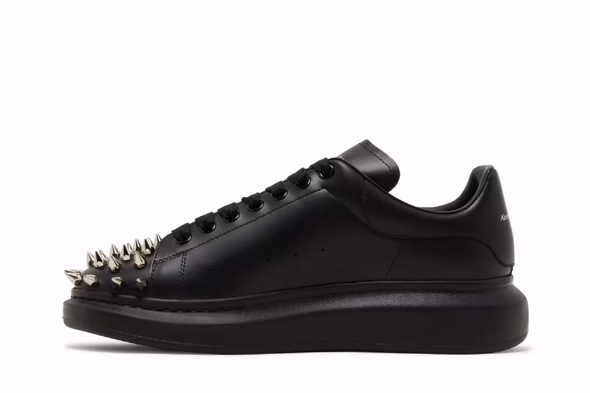 Alexander McQueen Oversized Sneaker Studded - Black, view 4