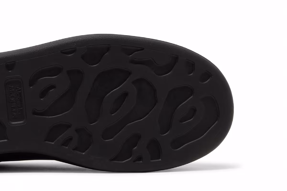 Alexander McQueen Oversized Sneaker Studded - Black, view 6