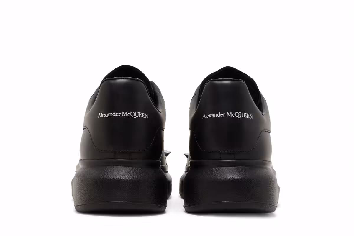 Alexander McQueen Oversized Sneaker Studded - Black, view 7