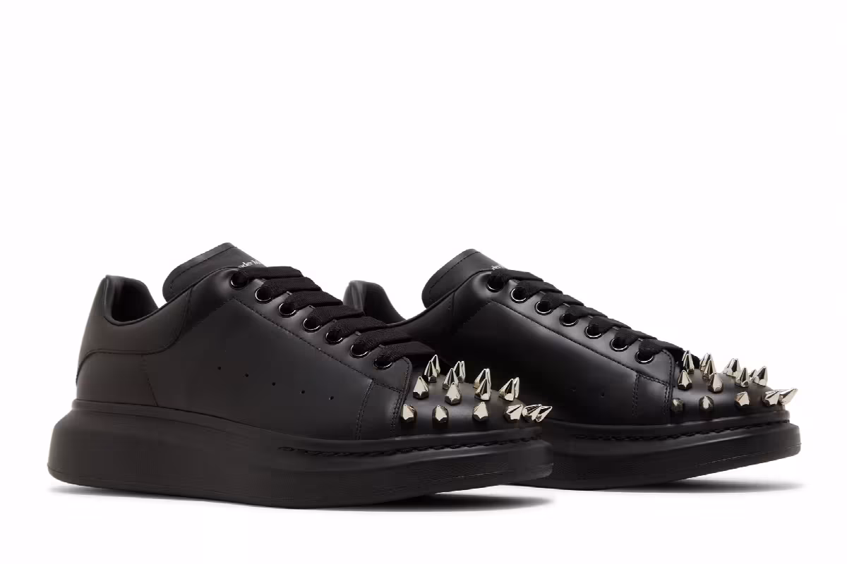 Alexander McQueen Oversized Sneaker Studded - Black, view 9