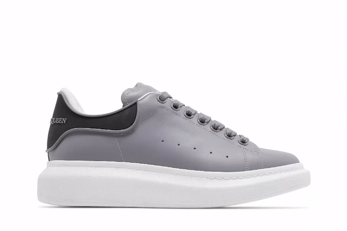 Alexander McQueen Oversized Sneaker Gun Grey, view 2