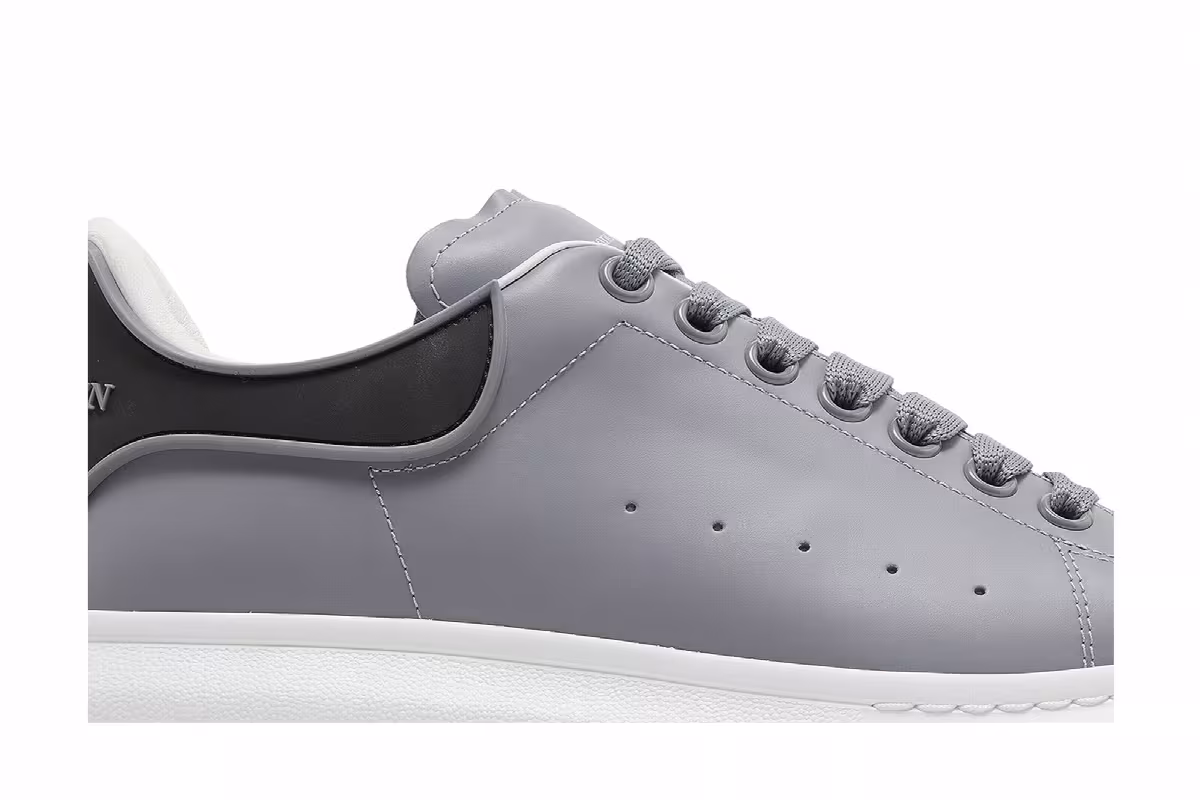 Alexander McQueen Oversized Sneaker Gun Grey, view 3