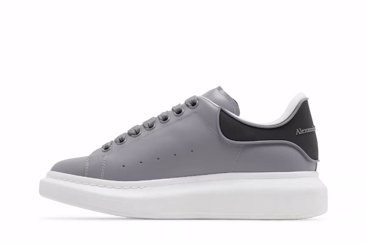Alexander McQueen Oversized Sneaker Gun Grey, view 4