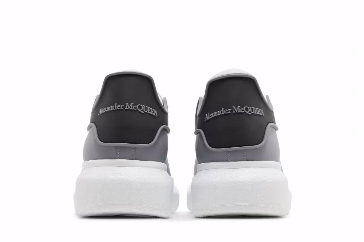 Alexander McQueen Oversized Sneaker Gun Grey, view 7