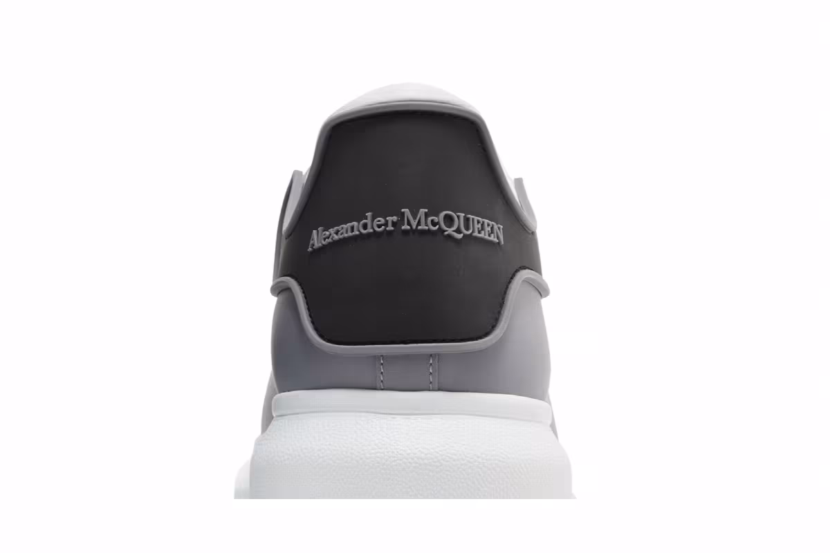 Alexander McQueen Oversized Sneaker Gun Grey, view 8