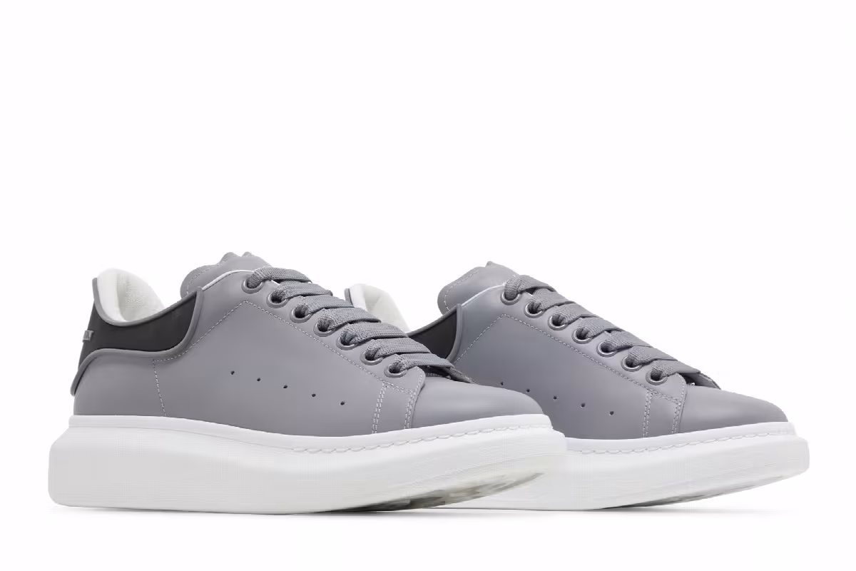 Alexander McQueen Oversized Sneaker Gun Grey, view 9