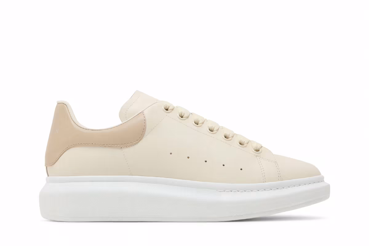 Alexander McQueen Oversized Sneaker Vanilla Pale Beige, view 2