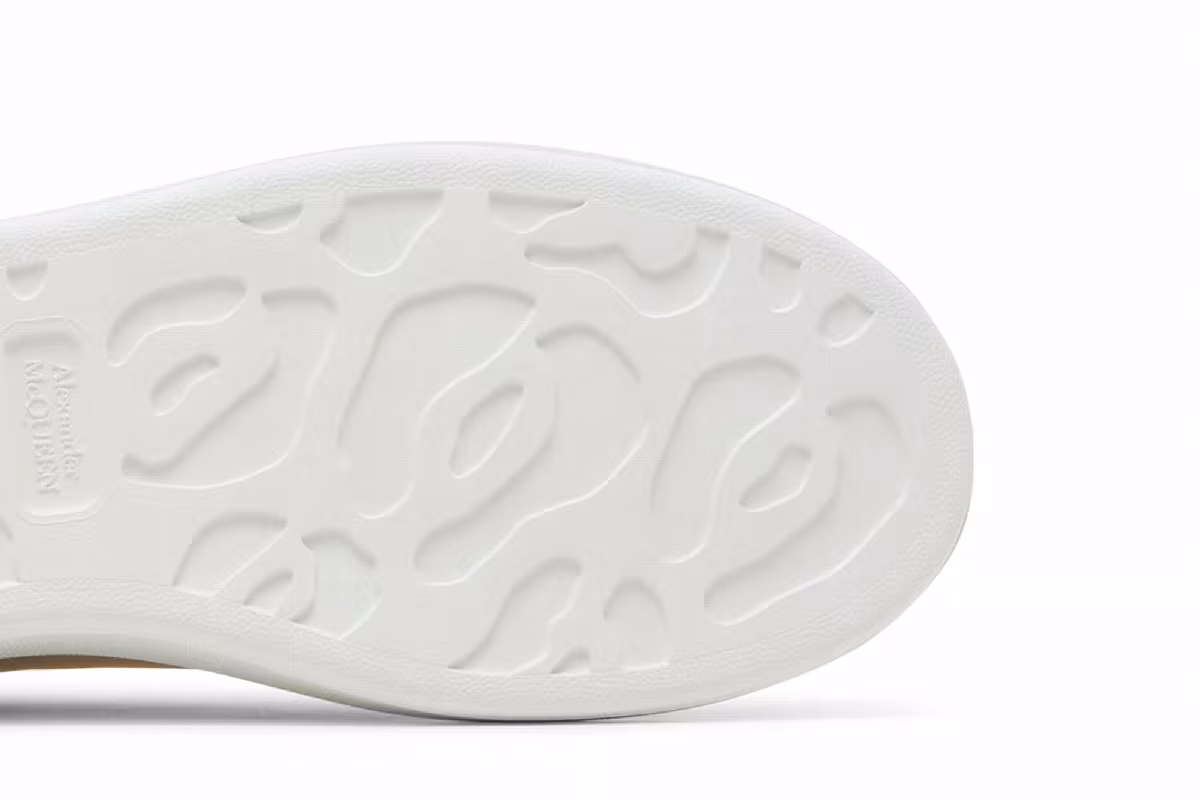 Alexander McQueen Oversized Sneaker Vanilla Pale Beige, view 6
