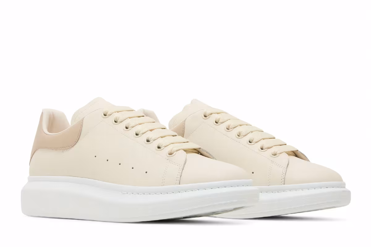 Alexander McQueen Oversized Sneaker Vanilla Pale Beige, view 9