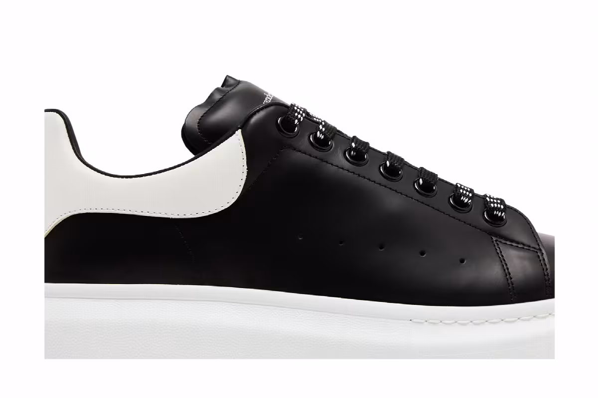 Alexander McQueen Oversized Sneaker Black White 2024, view 3