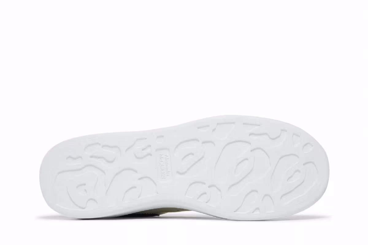Alexander McQueen Oversized Sneaker White Black, view 5